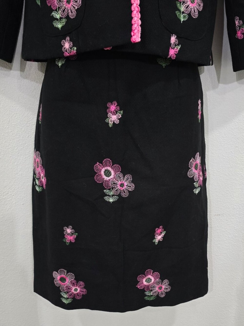 Cynthia Steffe ✦ Embroidered Jacket & Skirt Set ✦ Black Pink Floral Size 4 - Picture 8 of 16